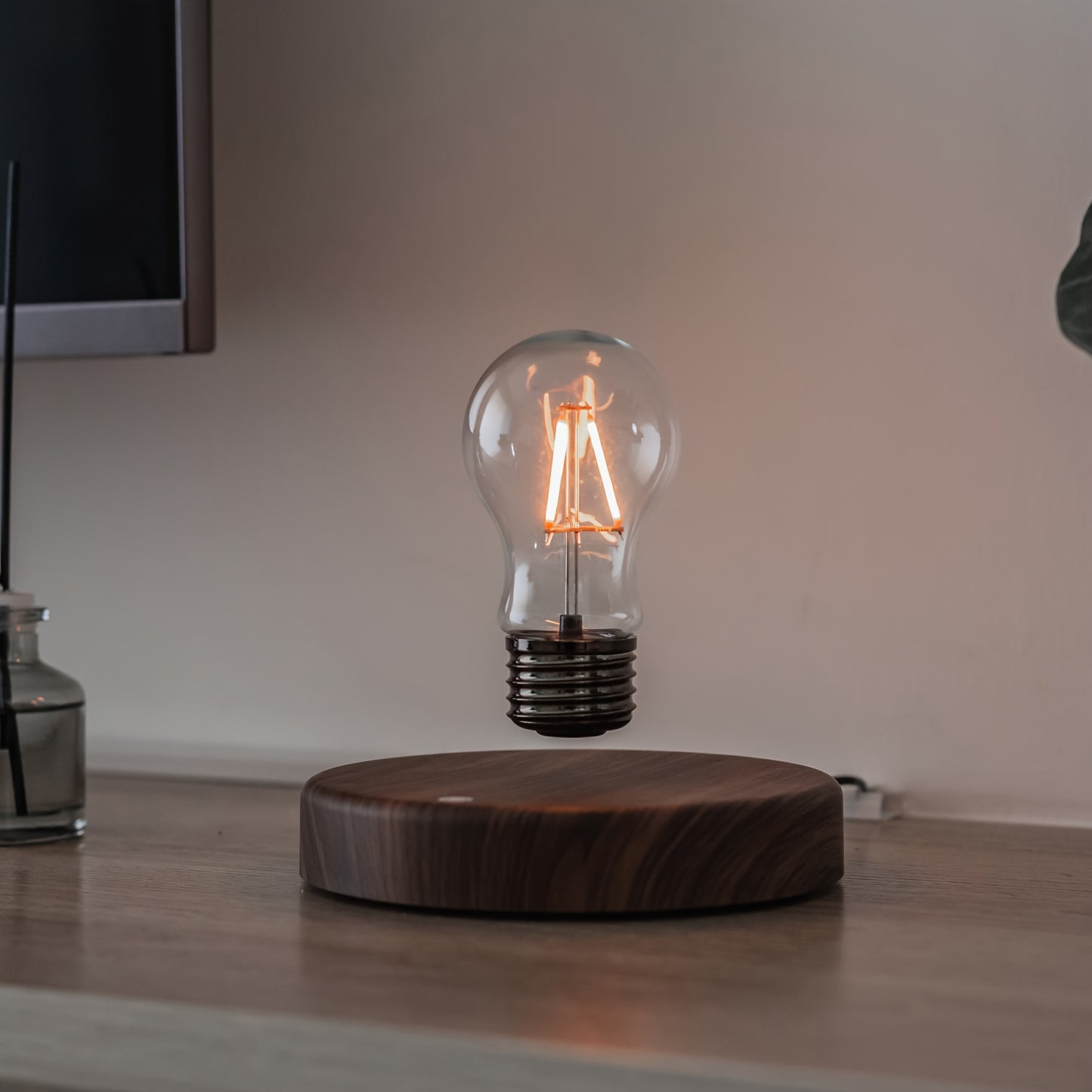 Floating Light Bulb for Living Room Magnetic Levitation Bulb Night Light In Bedroom Cozy Corner Floating Bulb for Thanksgiving Day Christmas Birthday Gift And Home Decor