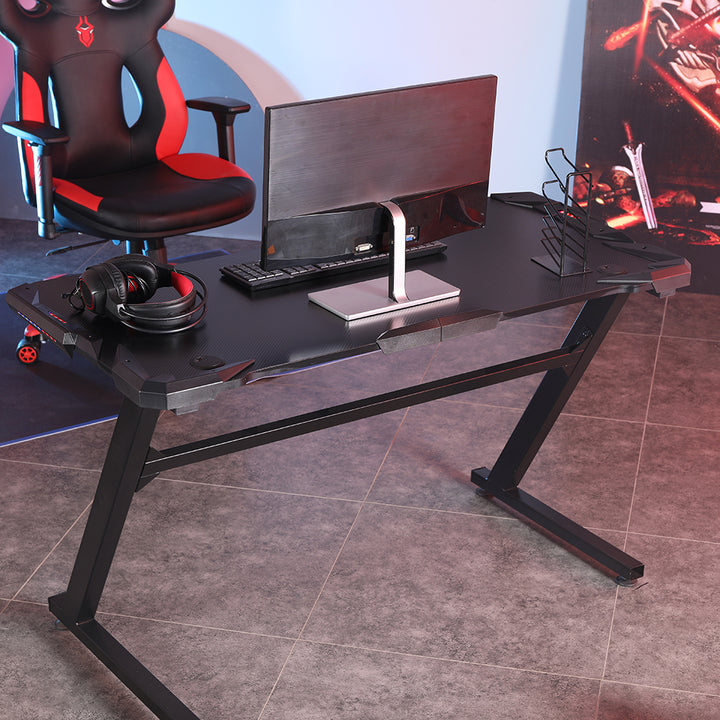 Wholesale Most Popular RGB Fashion Gaming Table Low Price with Fast Shipping Metal and Wooden Carbon Surface for Office Use